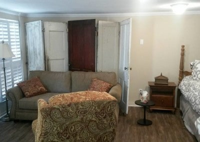 Living room in the apartment at Texas marriage retreat