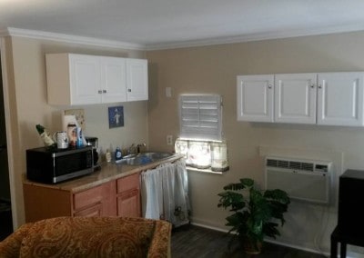 Kitchen in the apartment at Texas marriage retreat